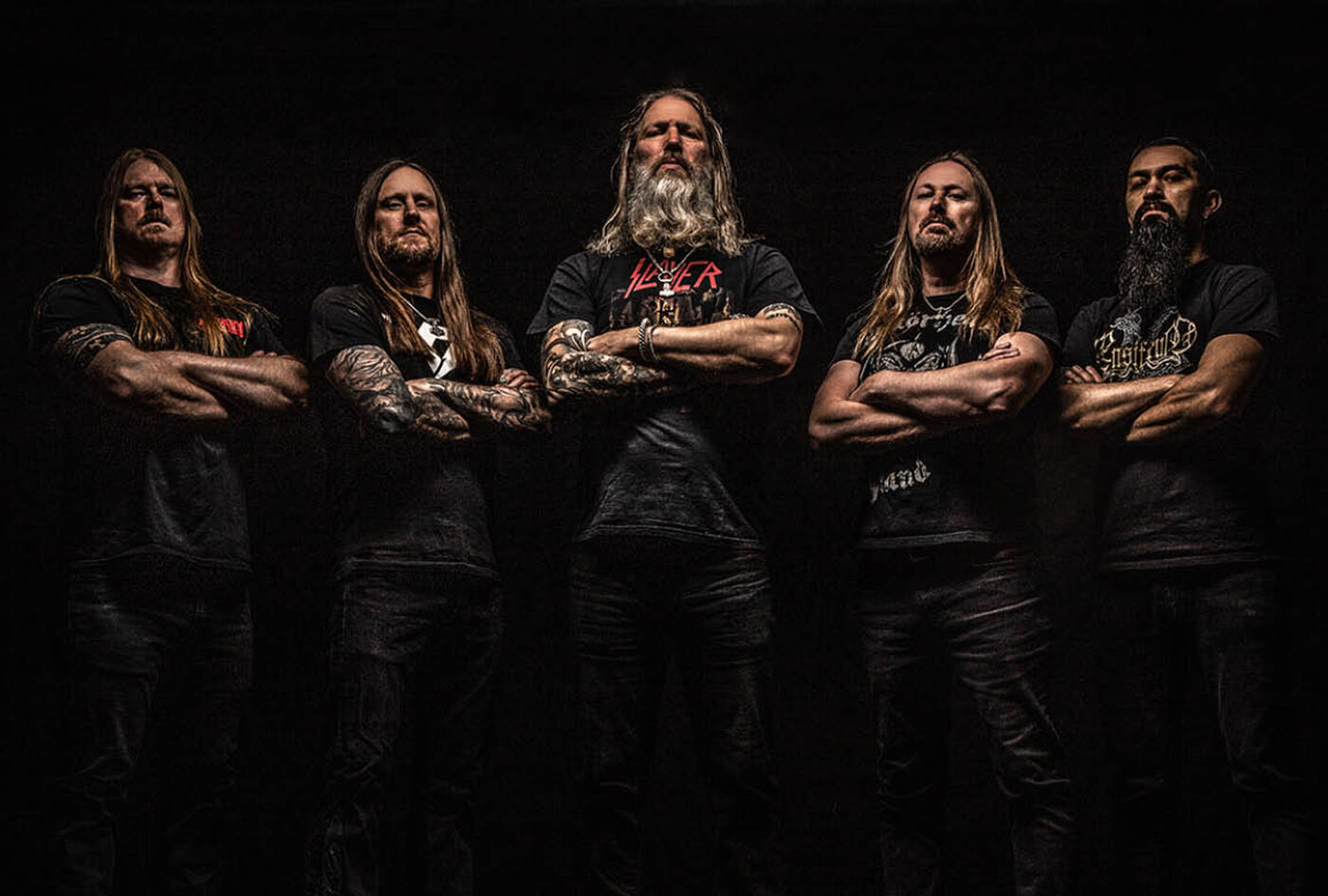 Amon Amarth spojuje epick&eacute; melodie s nap&iacute;nav&yacute;mi př&iacute;běhy ze seversk&yacute;ch legend!Vkročte d&aacute;le do světa hromov&yacute;ch riffů a hrdinsk&yacute;ch v&yacute;konů:Z&iacute;skejte sv&eacute; exkluzivn&iacute; zbož&iacute; Amon Amarth je&scaron;tě dnes!