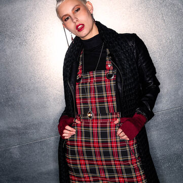 Šaty / Objevte nyní!