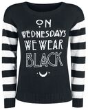 On Wednesdays We Wear Black, American Horror Story, Pletený svetr
